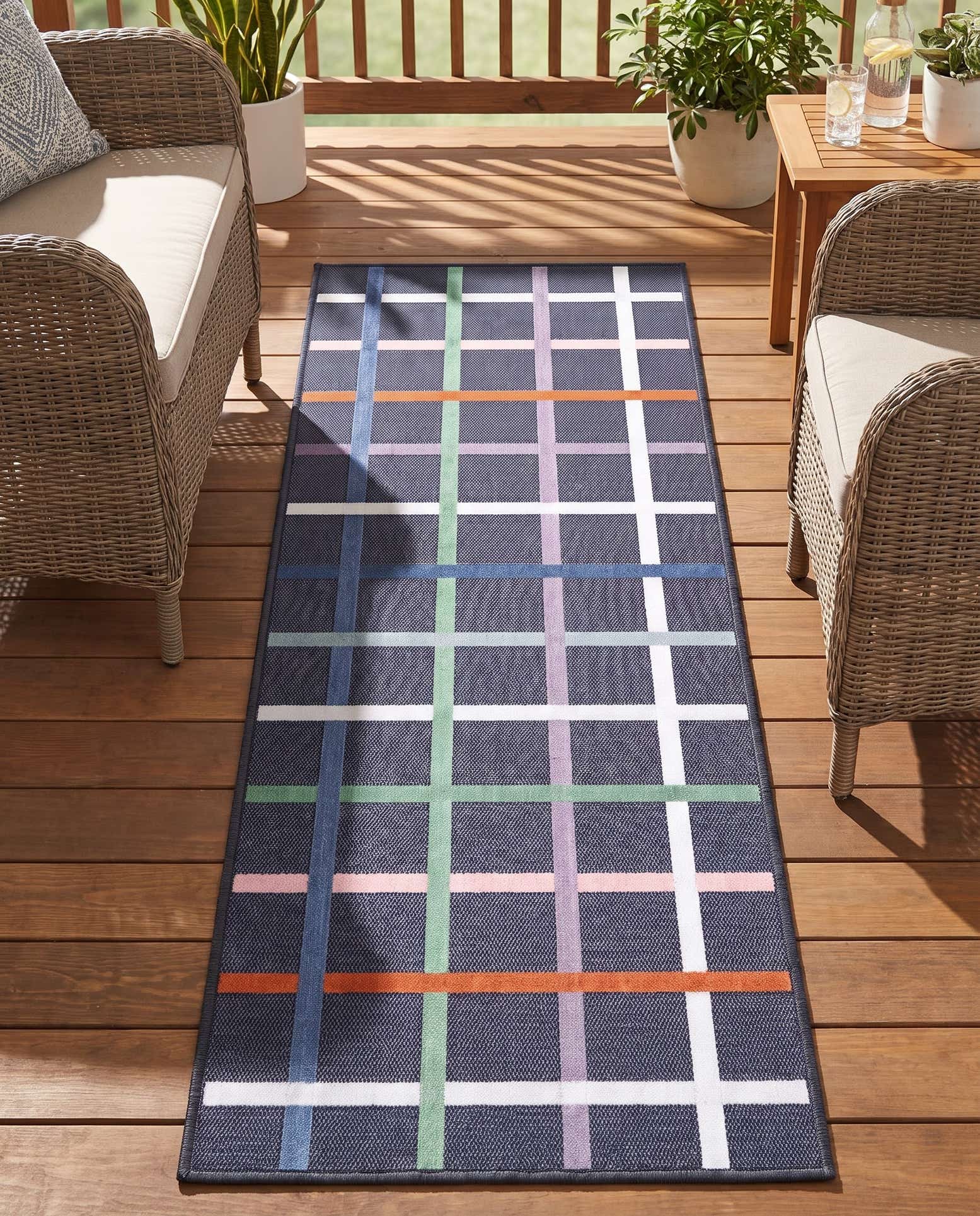 65cm x 185cm Easy-Clean Checkered Indoor / Outdoor Runner Rug