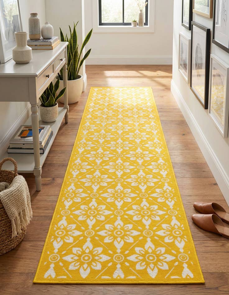 Detail image of 2' 7 x 10'  Washable Trellis Indoor / Outdoor Runner Rug