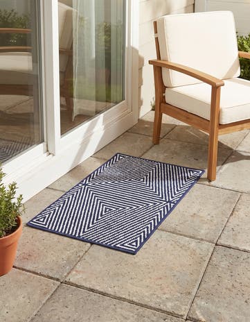 2' x 3' Easy-Clean Sabrina Soto Indoor / Outdoor Rug
