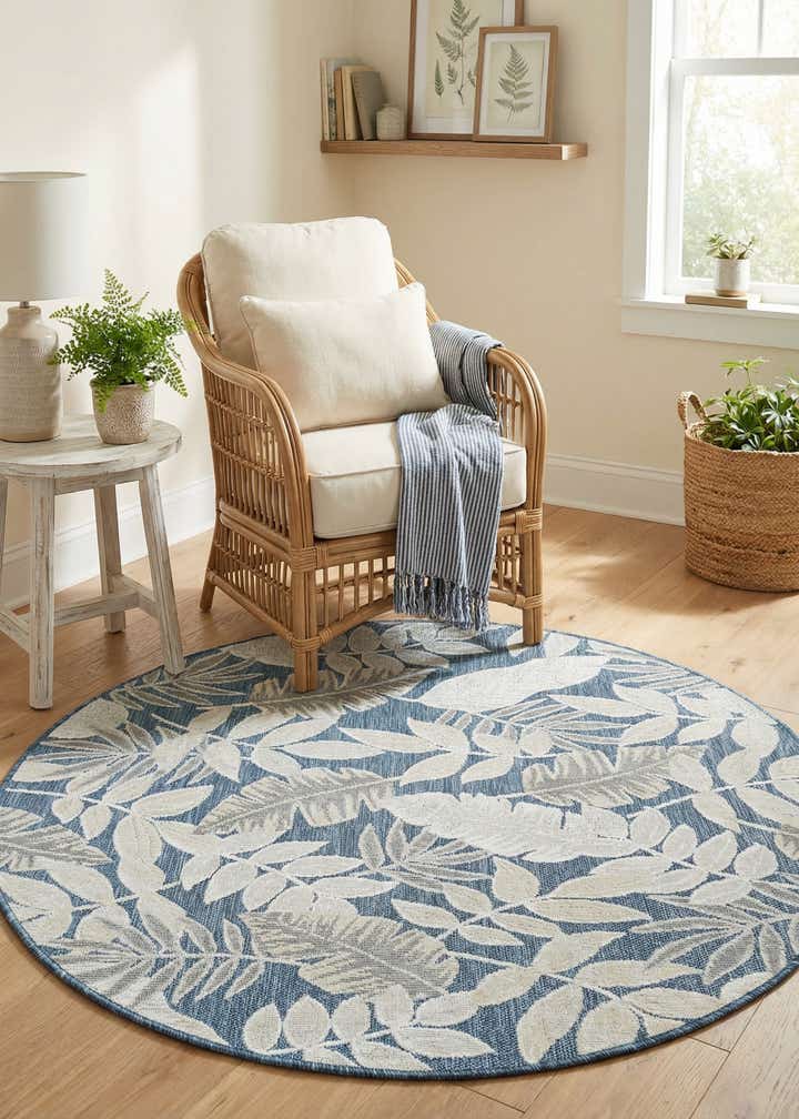 4' 5 x 4' 5 Easy-Clean Botanical Indoor / Outdoor Round Rug