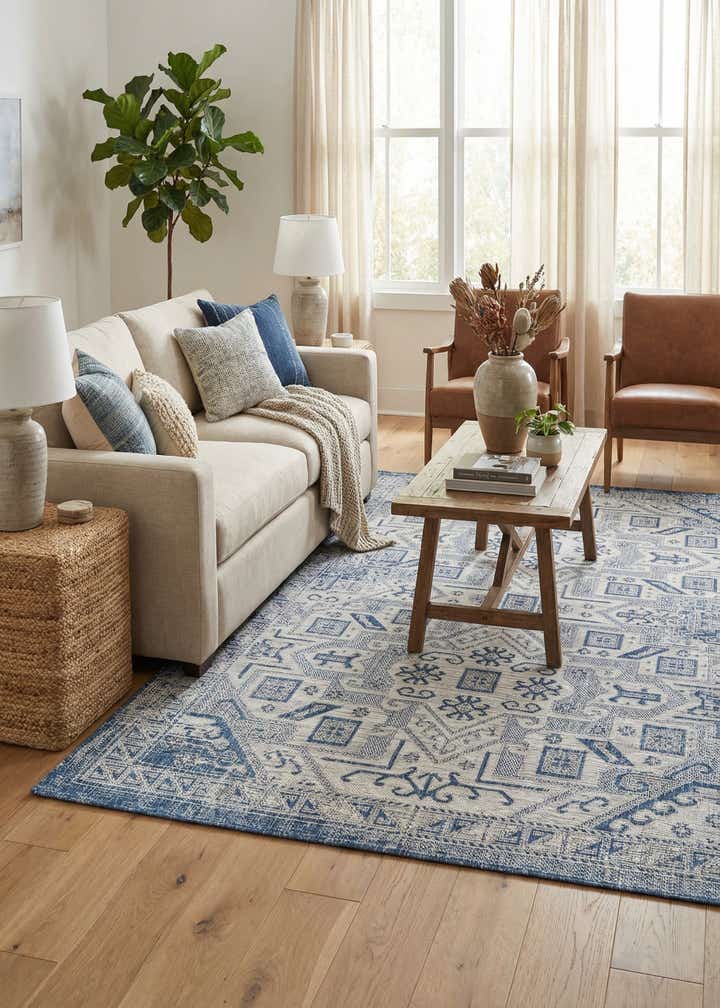 5' 3 x 8' Easy-Clean Aztec Indoor / Outdoor Rug