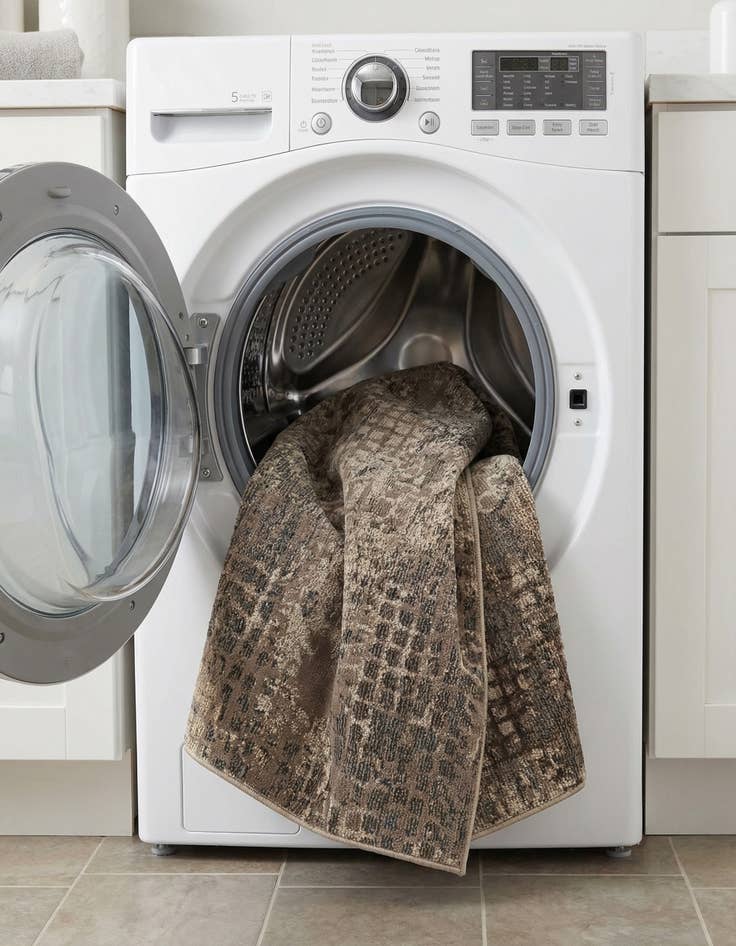 Detail image of 4' x 6'  Washable Spectrum Rug