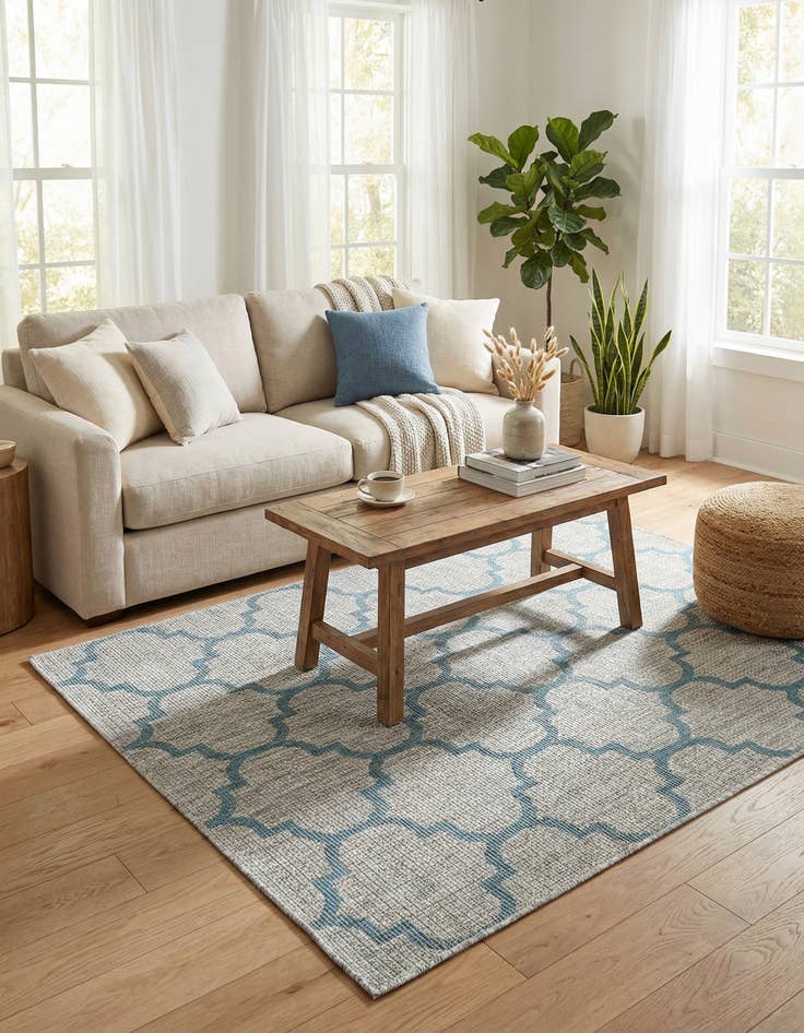 Detail image of 4' x 6' Easy-Clean Trellis Indoor / Outdoor Rug
