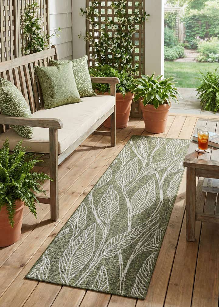 2' 7 x 10' Easy-Clean Botanical Indoor / Outdoor Runner Rug