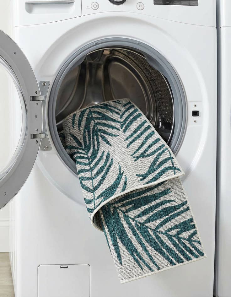 Detail image of 2' x 6'  Washable Botanical Indoor / Outdoor Runner Rug