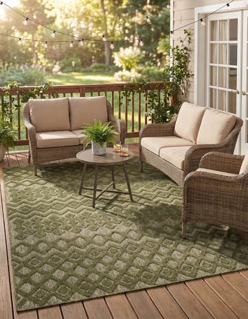 5' 3 x 8' Easy-Clean Trellis Textured Indoor / Outdoor Rug
