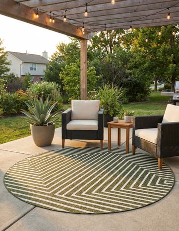 7' 10 x 7' 10 Easy-Clean Modern Indoor / Outdoor Round Rug