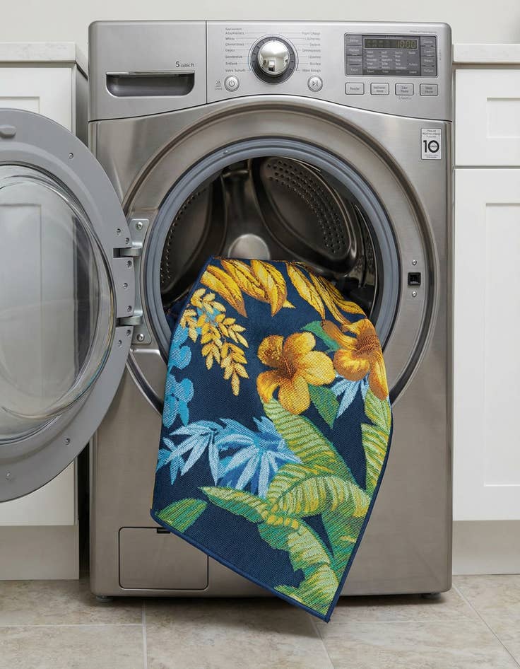 Detail image of 2' x 3'  Washable Botanical Indoor / Outdoor Rug