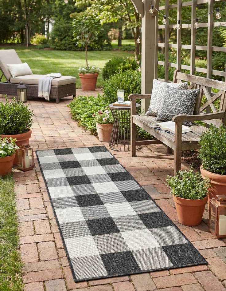 Detail image of 2' x 6'  Washable Checkered Indoor / Outdoor Runner Rug