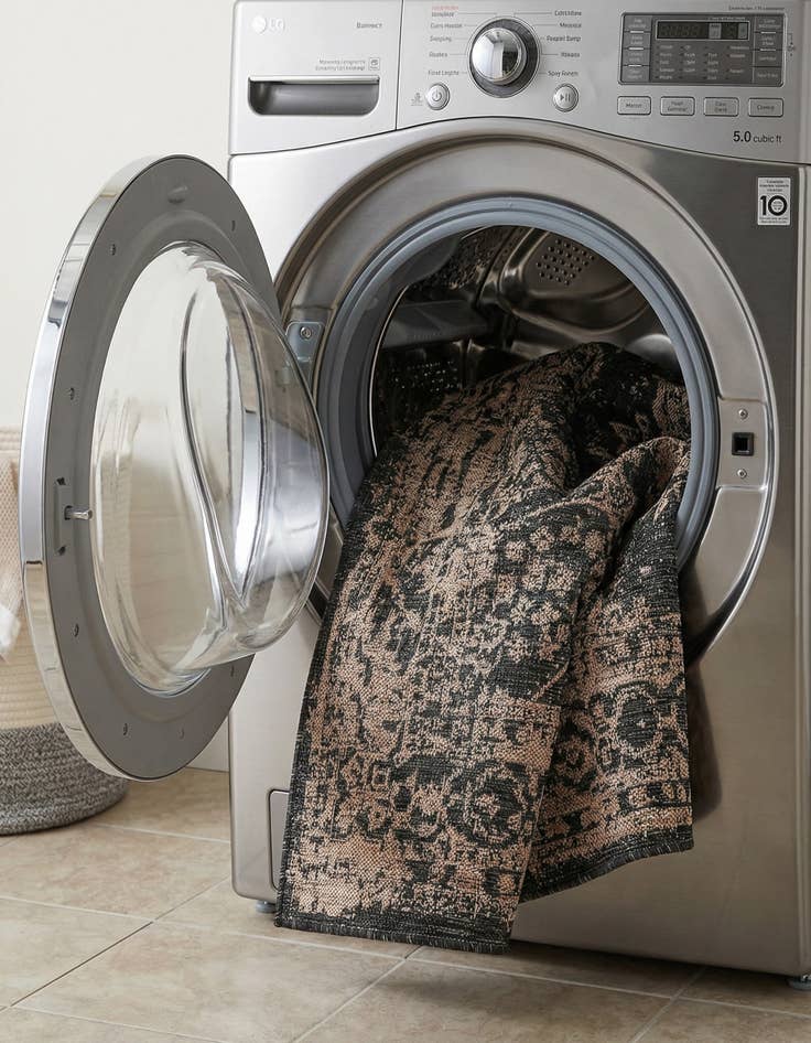 Detail image of  5' 3 x 7'  Washable Traditional Indoor / Outdoor Rug