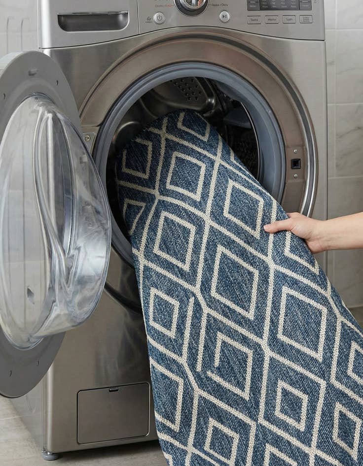 Detail image of 4' x 4'  Washable Jill Zarin Turks and Caicos Indoor / Outdoor Round Rug