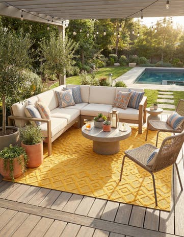 7' 10 x 7' 10 Easy-Clean Trellis Textured Indoor / Outdoor Square Rug
