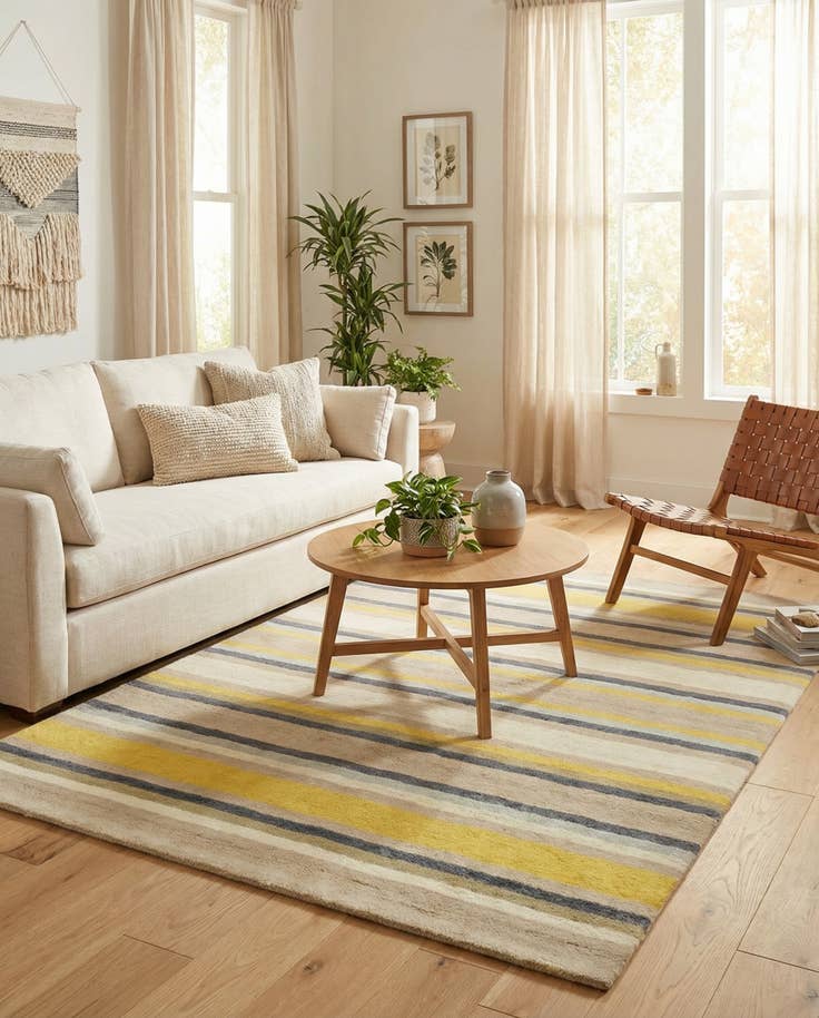 Detail image of 4' x 5' 7 Luna Wool Rug