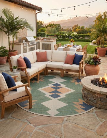 10' x 10' Easy-Clean Baja Indoor / Outdoor Round Rug