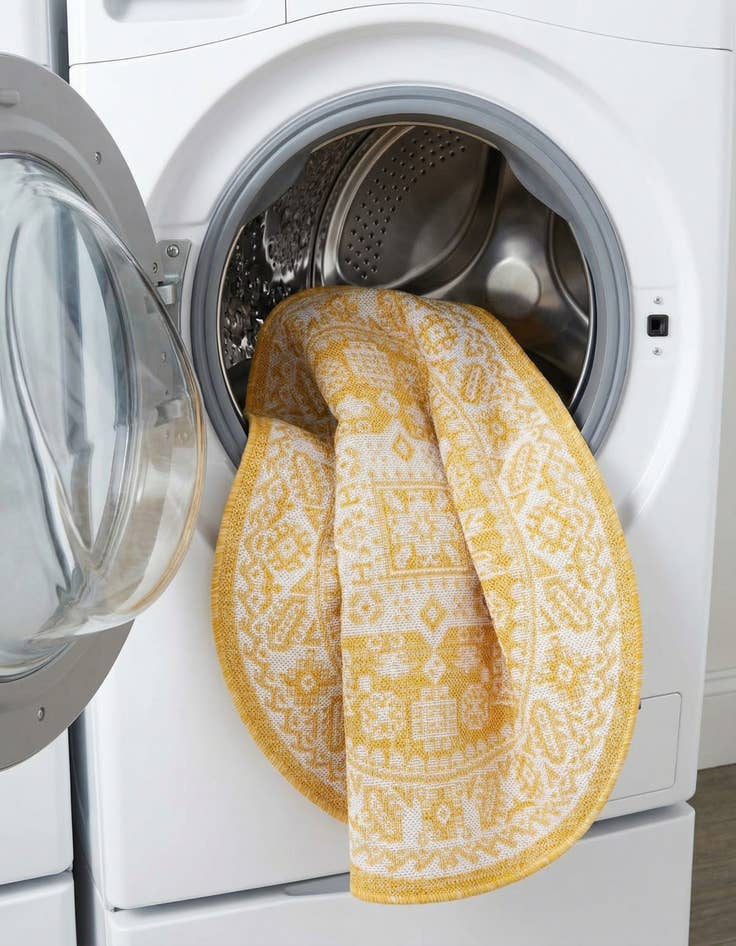 Detail image of 3' x 3'  Washable Aztec Indoor / Outdoor Round Rug