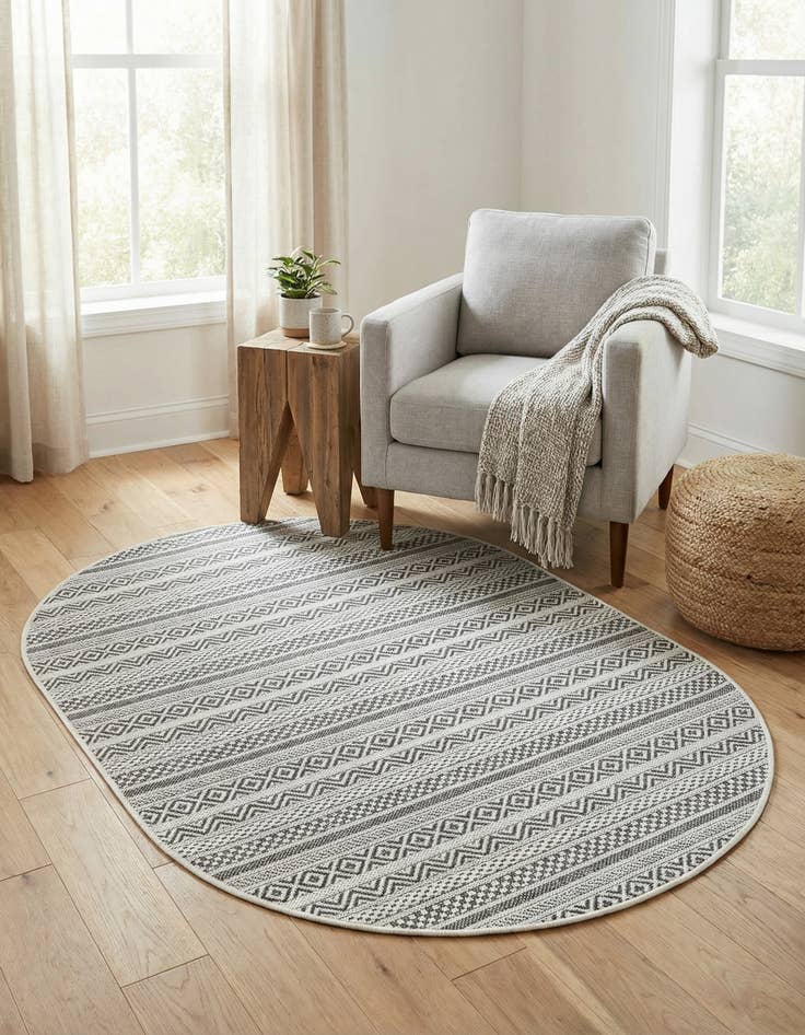 Detail image of 3' x 5' 3 Easy-Clean Striped Indoor / Outdoor Oval Rug