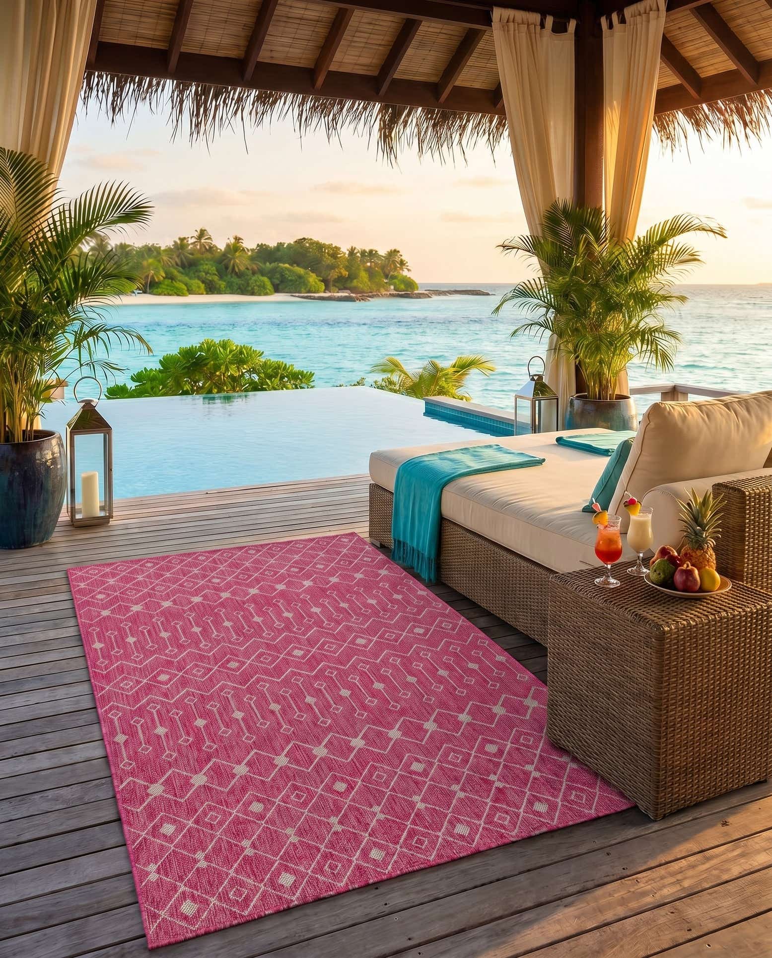 5' 3 x 8' Easy-Clean Trellis Indoor / Outdoor Rug