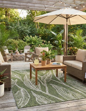 6' x 9' Easy-Clean Botanical Indoor / Outdoor Rug