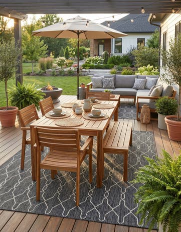 7' 10 x 11' Easy-Clean Lattice Indoor / Outdoor Rug