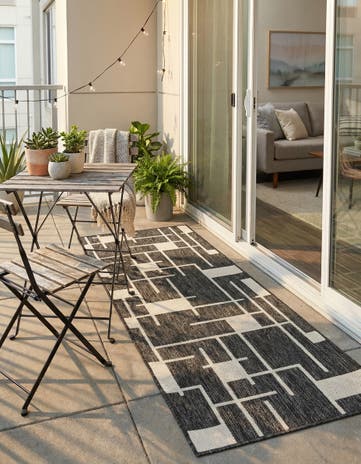 2' x 6' Easy-Clean Modern Indoor / Outdoor Runner Rug