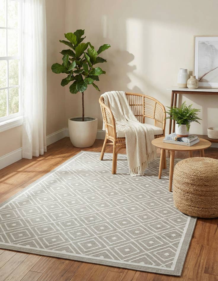 Detail image of 4' x 6'  Washable Trellis Indoor / Outdoor Rug