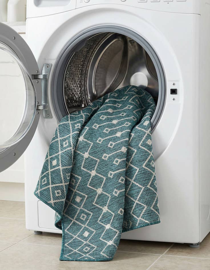 Detail image of 6' x 6'  Washable Trellis Indoor / Outdoor Square Rug