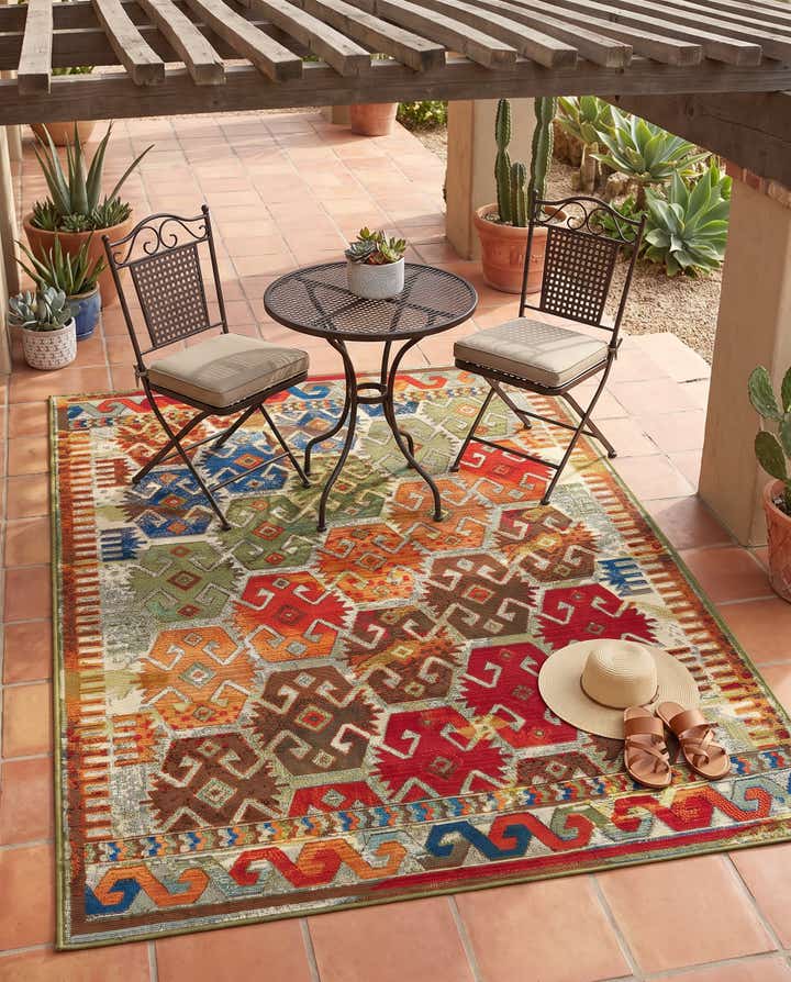 4' x 6' Easy-Clean Southwestern Indoor / Outdoor Rug