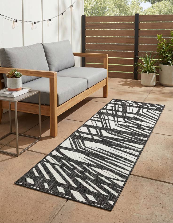 Detail image of 2' x 6'  Washable Modern Indoor / Outdoor Runner Rug