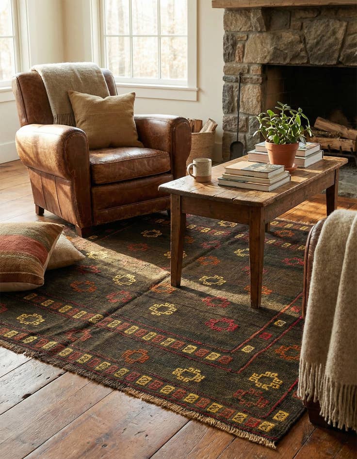 Detail image of 3' 10 x 4' 2  Hand Knotted Sumak Wool Square Rug