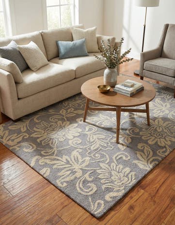 5' x 8' Agra Wool Rug