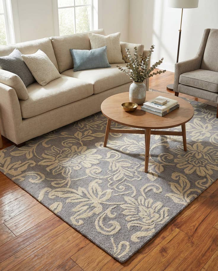 Detail image of 5' x 8' Agra Wool Rug