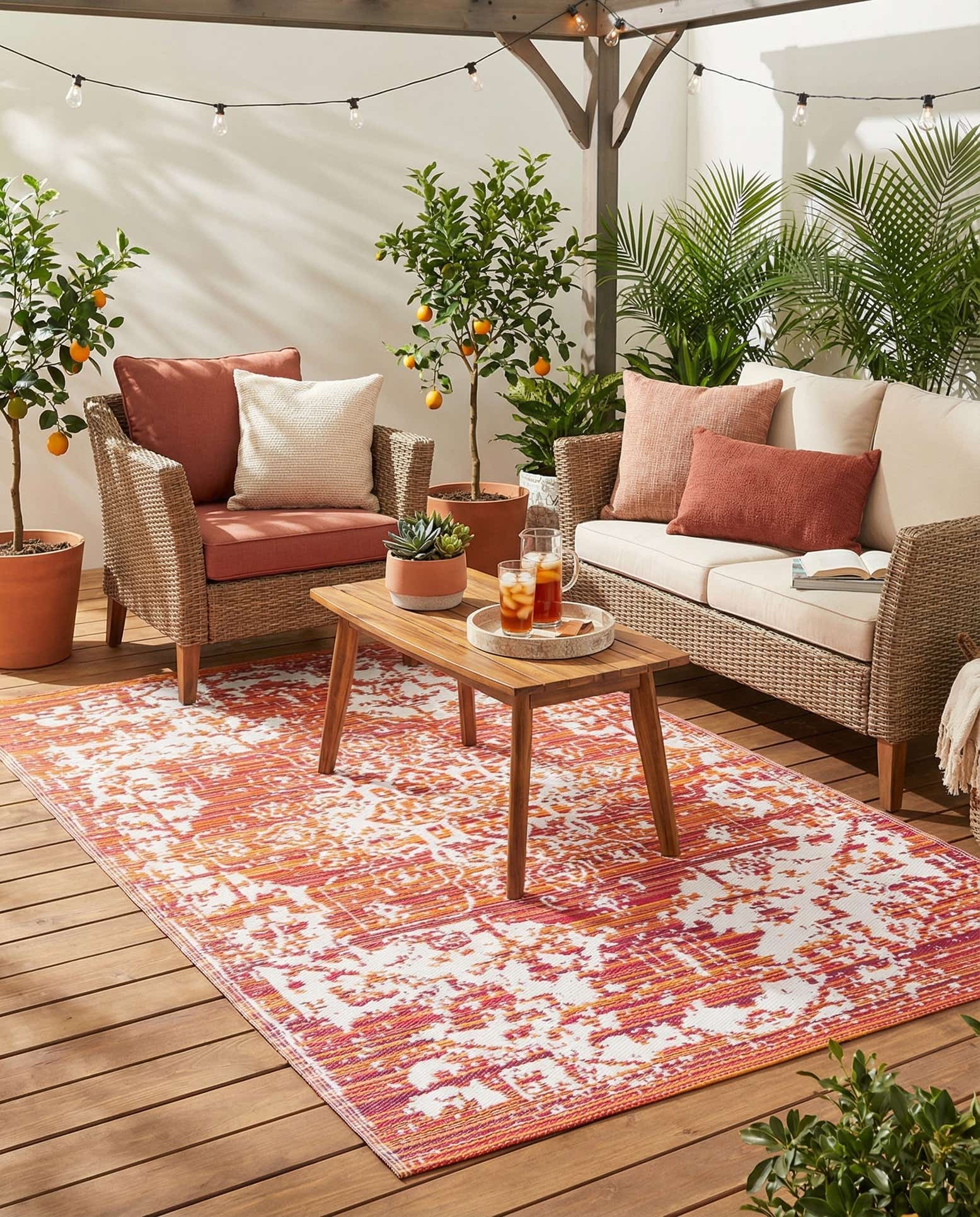 5' x 8' Easy-Clean Vista Breeze Indoor / Outdoor Rug