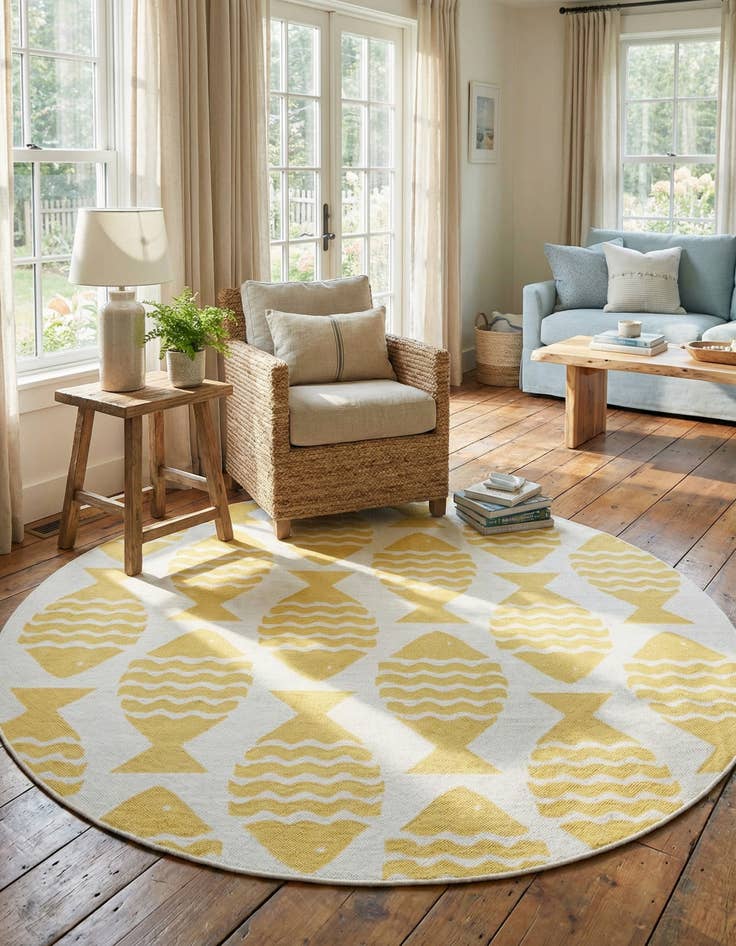 Detail image of 7' 10 x 7' 10  Washable Coastal Indoor / Outdoor Round Rug