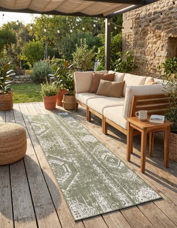 3' 3 x 14' Easy-Clean Bohemian Indoor / Outdoor Runner Rug