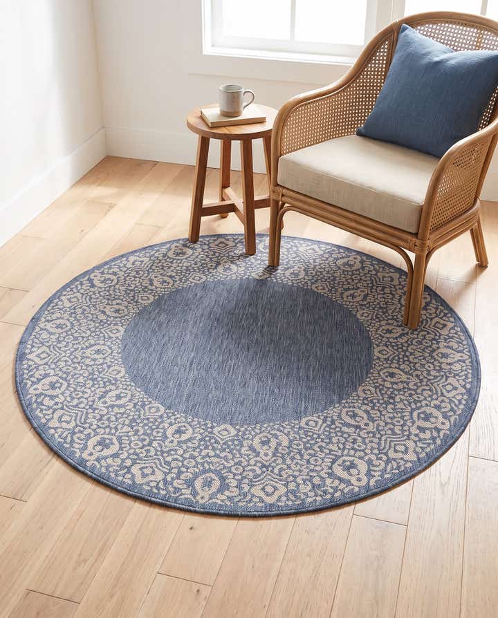 5' x 5' Easy-Clean Border Indoor / Outdoor Round Rug