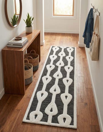 2' 7 x 10' Prismatic Runner Rug
