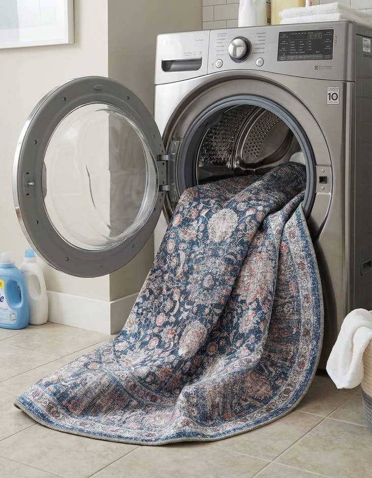 Detail image of  7' 10 x 7' 10 Yara Round Rug