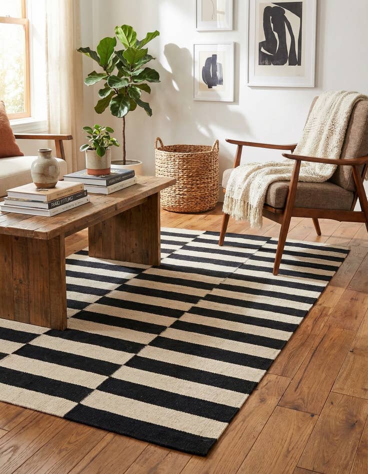 Detail image of 3' 4 x 4' 10  Hand Woven Kilim Modern Wool Rug