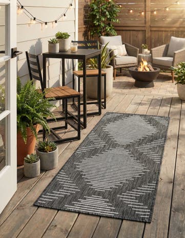 2' x 4' Easy-Clean Modern Indoor / Outdoor Runner Rug