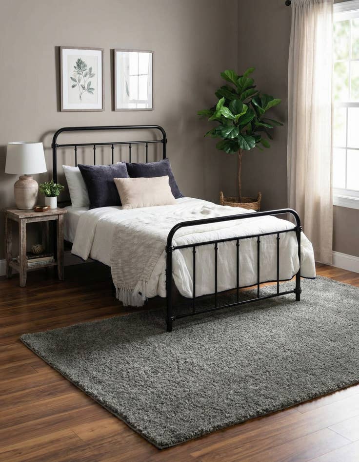 Detail image of  7' x 10' Soft Solid Shag Rug