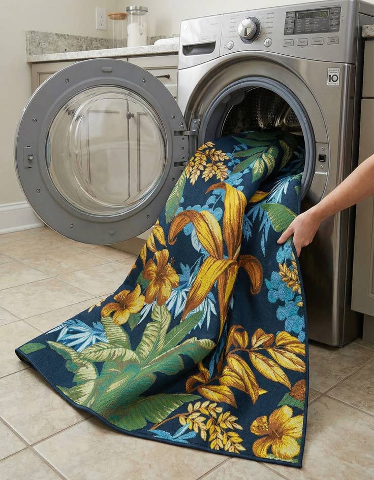 Detail image of  6' x 9'  Washable Botanical Indoor / Outdoor Rug