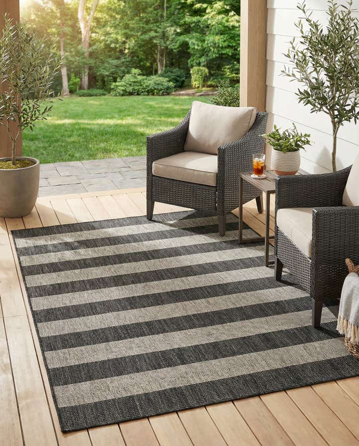 150cm x 215cm Easy-Clean Striped Indoor / Outdoor Rug