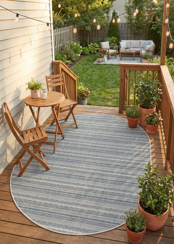5' 3 x 8' Easy-Clean Striped Indoor / Outdoor Oval Rug