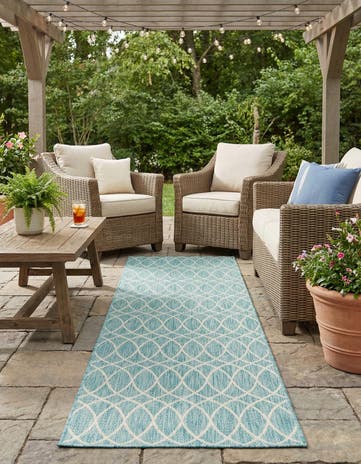 3' x 10' Easy-Clean Lattice Indoor / Outdoor Runner Rug