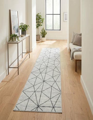 2' 7 x 16' 5 Lattice Trellis Runner Rug