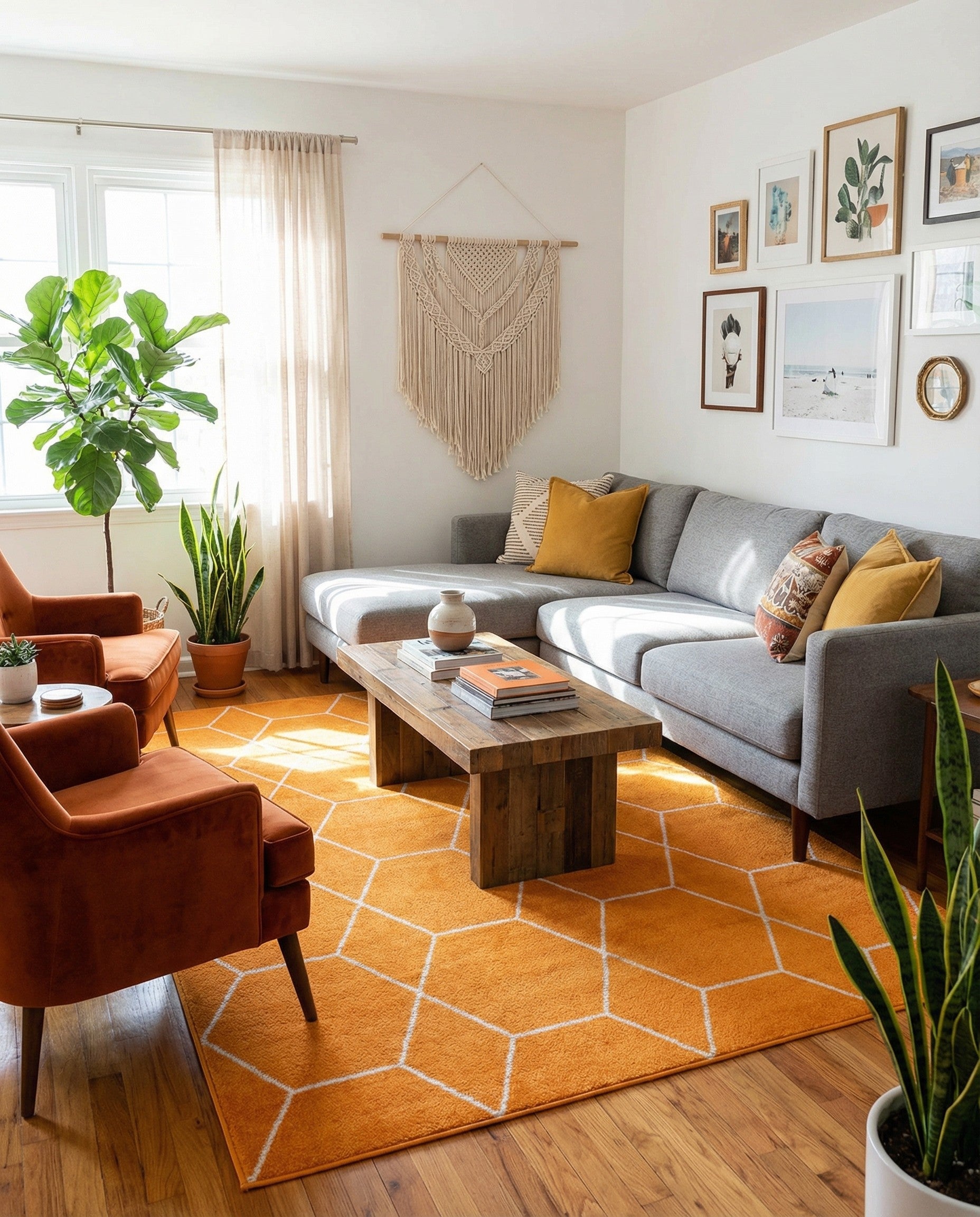  7' x 10' Lattice Frieze Rug