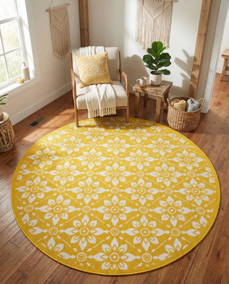 Detail image of 5' x 5' Easy-Clean Trellis Indoor / Outdoor Round Rug