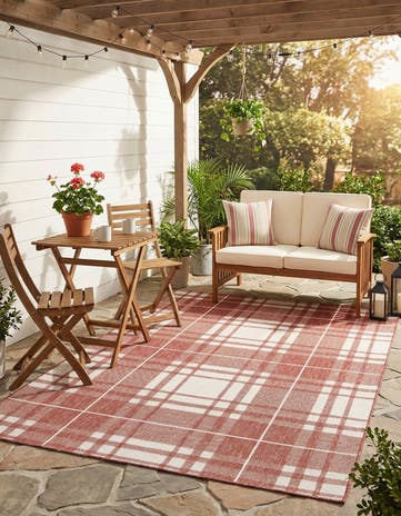 5' 3 x 8' Easy-Clean Checkered Indoor / Outdoor Rug
