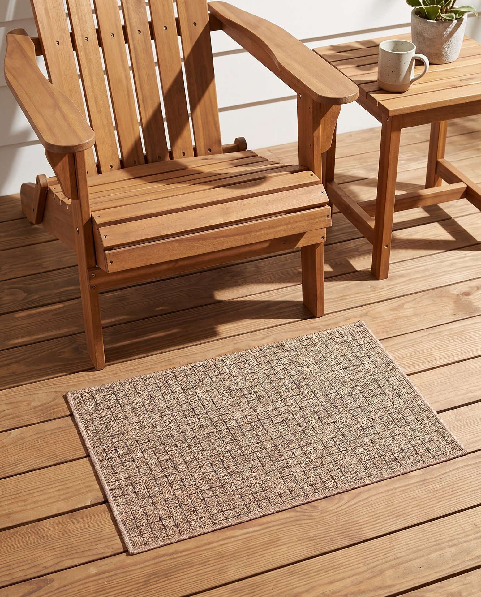 2' x 3' Easy-Clean Checkered Indoor / Outdoor Rug