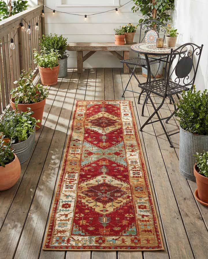 2' x 8' Easy-Clean Traditional Indoor / Outdoor Runner Rug